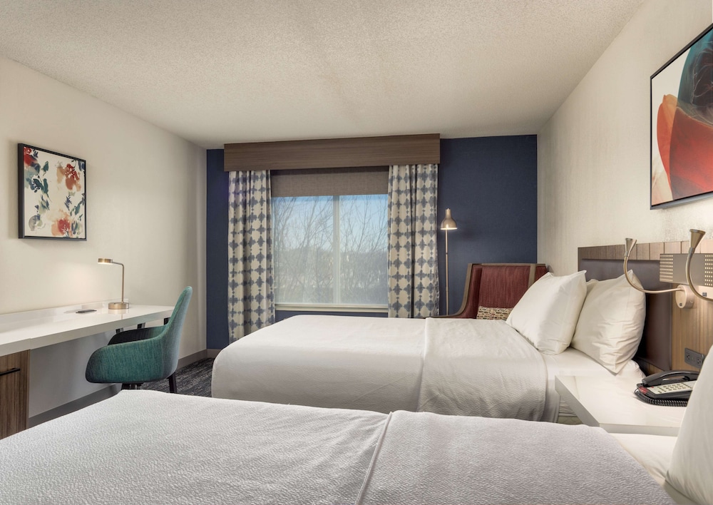 Hilton Garden Inn Chicago Oak Brook - photo 7