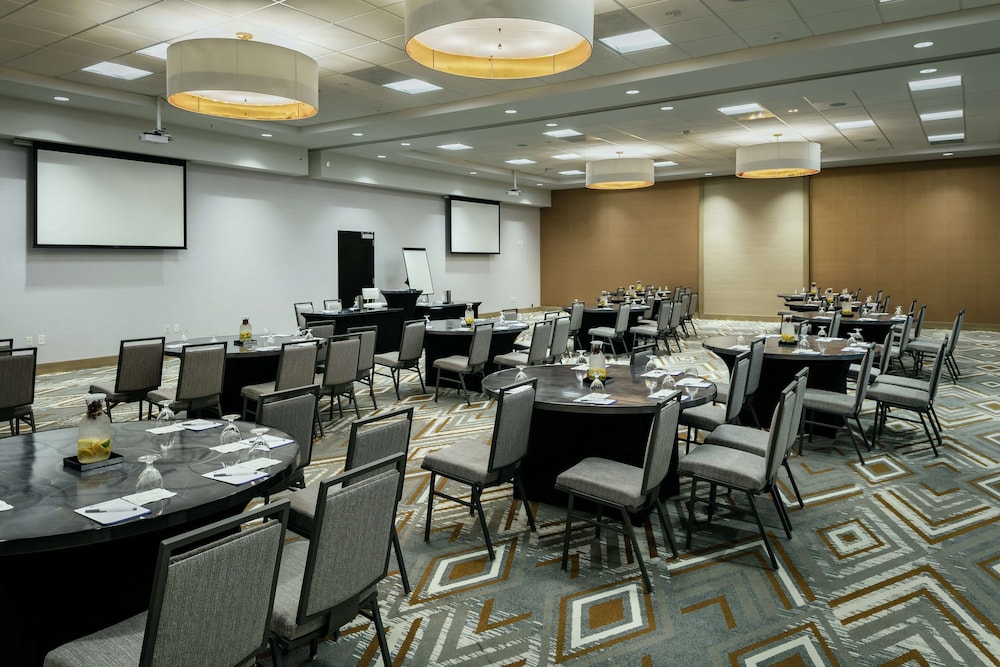 Hilton Garden Inn Seattle Bellevue Downtown WA - photo 83