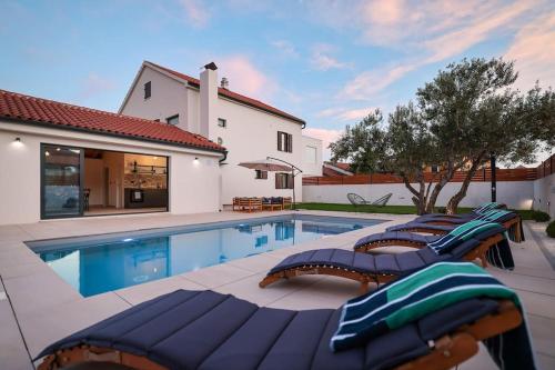 Villa Elaia — 4-Star Luxury Hotel in Sukosan, Croatia