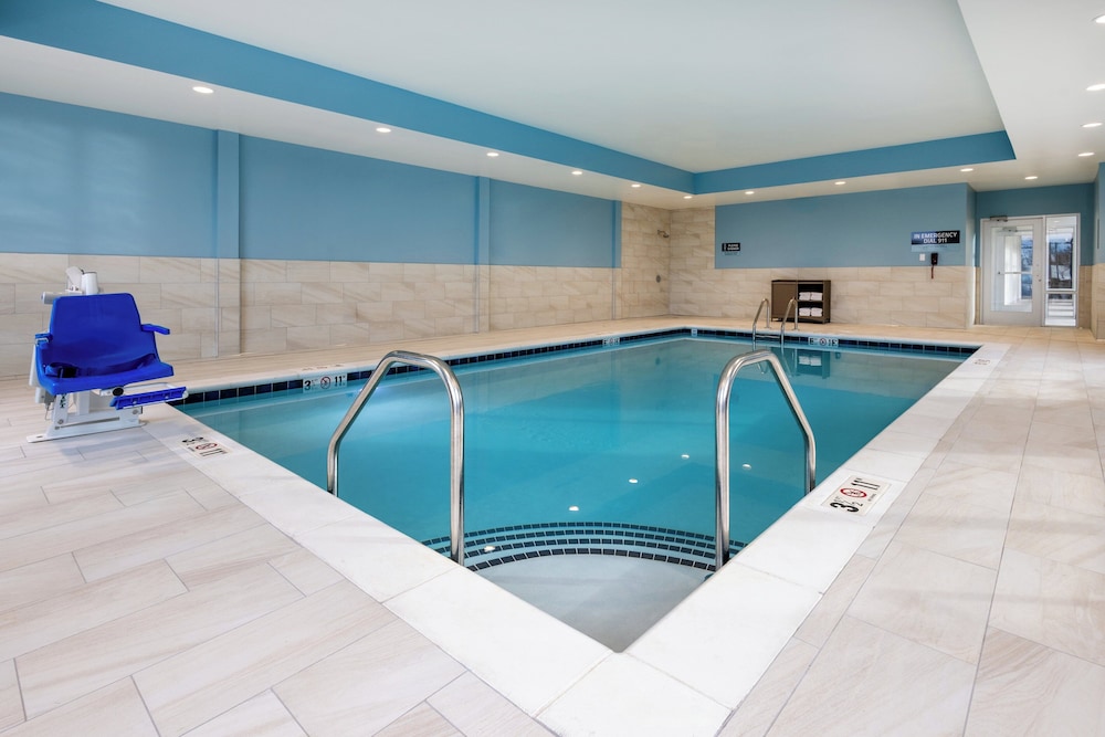 Holiday Inn Express & Suites Benson by IHG - photo 26