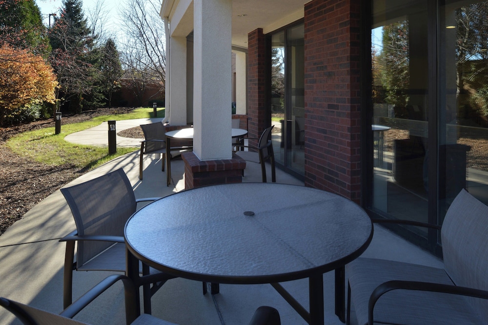Country Inn & Suites by Radisson Brown Deer Milwaukee North - photo 44
