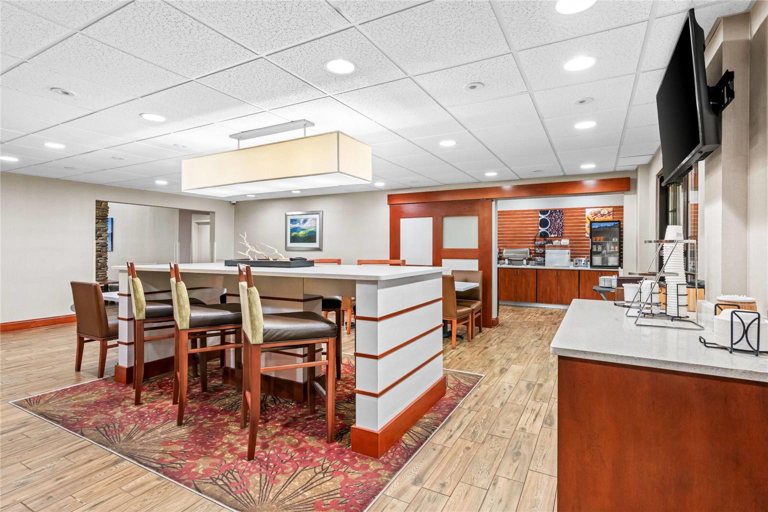 La Quinta Inn & Suites by Wyndham Boone University - photo 11
