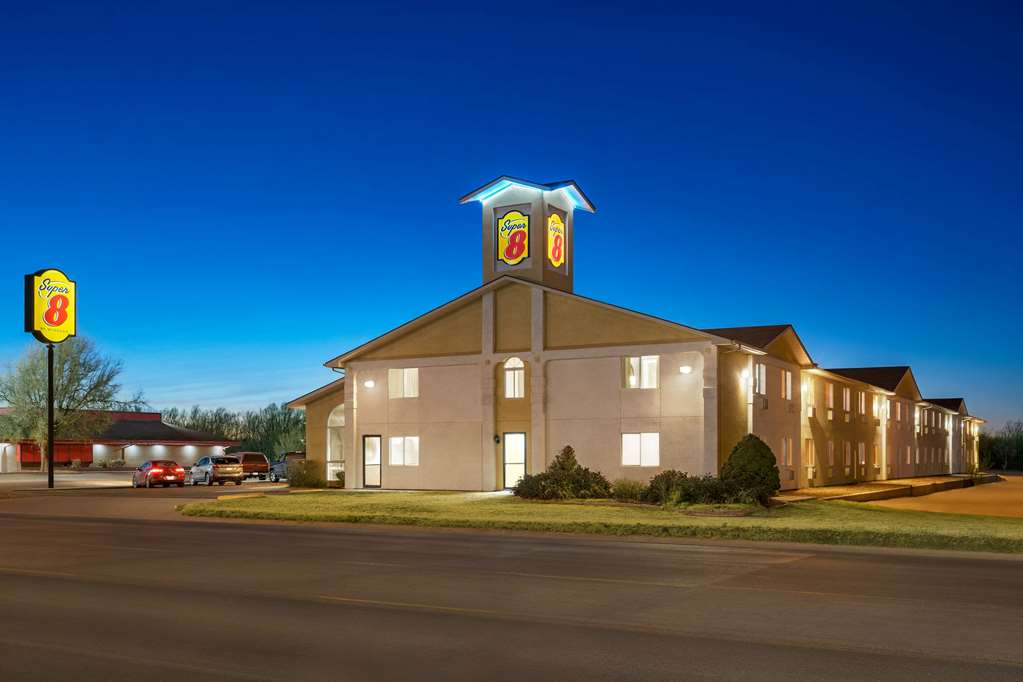 Super 8 by Wyndham Liberal KS - photo 2