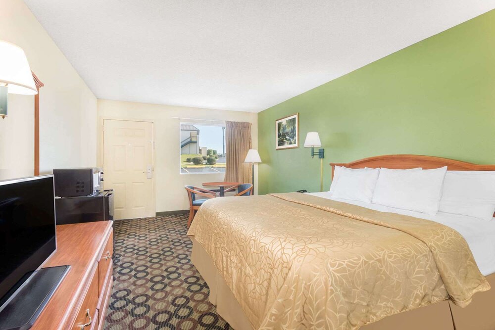 Economy Inn - photo 10