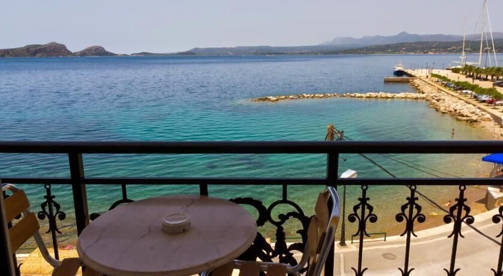 Hotel Miramare — hotel in Pylos
