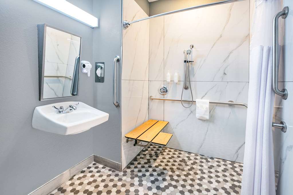 Microtel Inn & Suites by Wyndham Austin Airport - photo 13