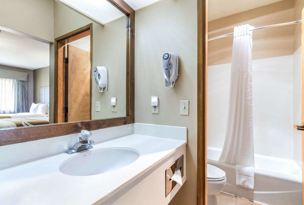 Quality Inn & Suites Bainbridge Island - photo 33
