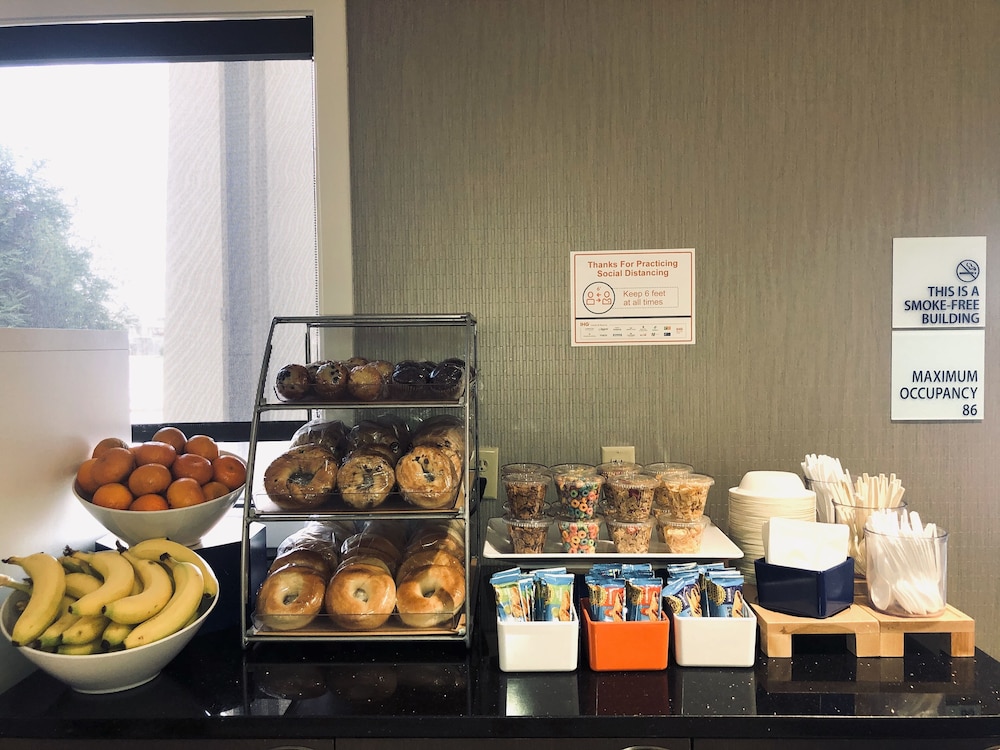 Holiday Inn Express Fargo West Acres by IHG - photo 53