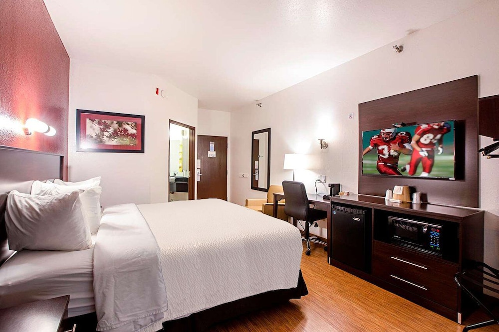 Seasons Inn Traverse City - photo 12