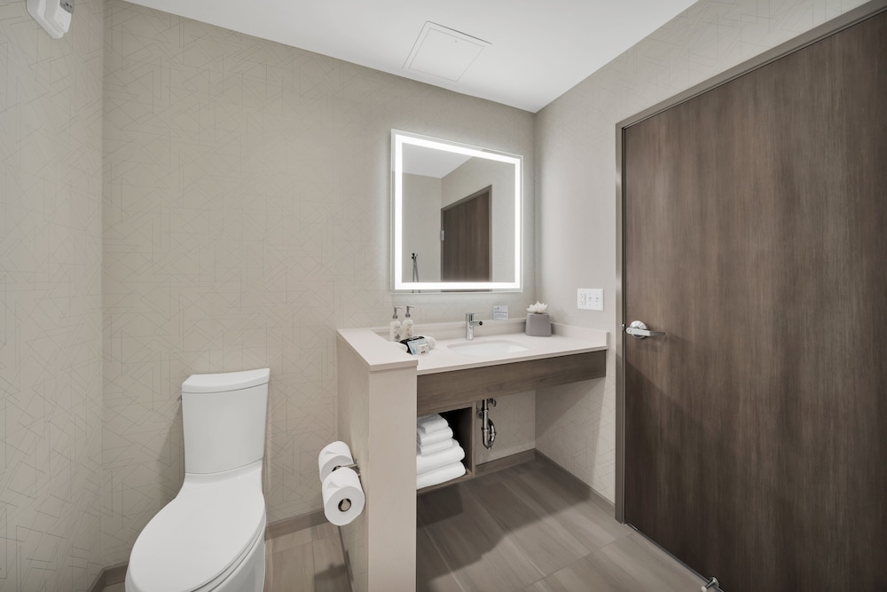 Holiday Inn Express & Suites Fort Walton Beach Eglin Area by IHG - photo 47