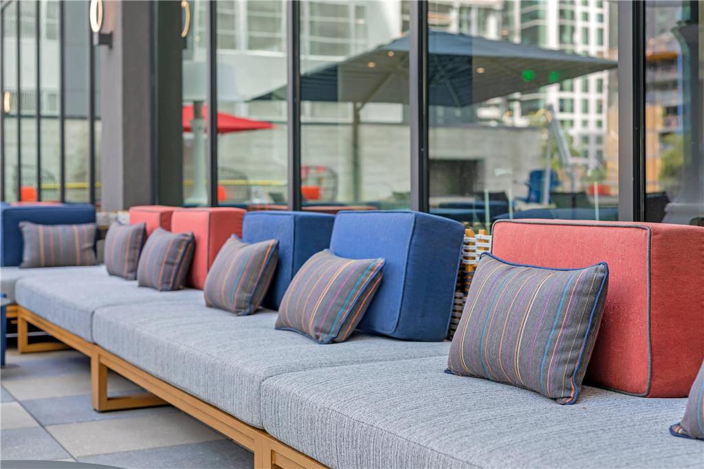 Cambria Hotel Austin Downtown - photo 54