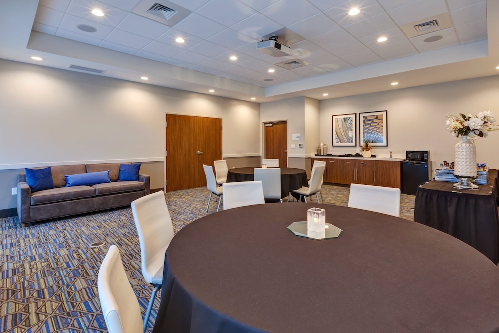 Holiday Inn Express Eau Claire West I 94 by IHG - photo 41