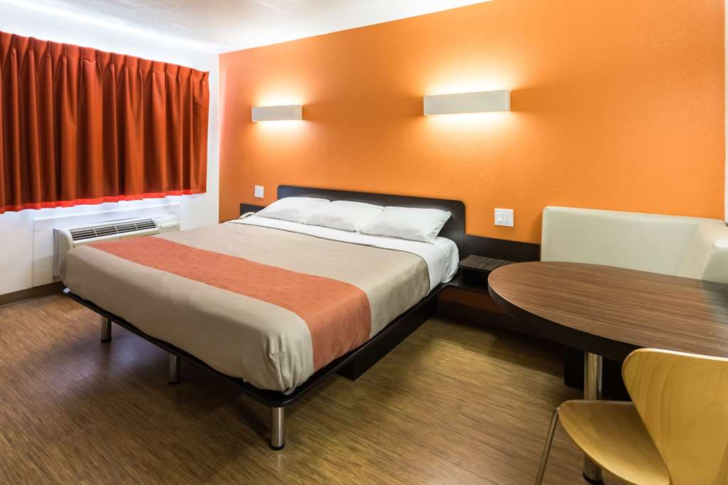 Motel 6 Stephenville TX - photo 8