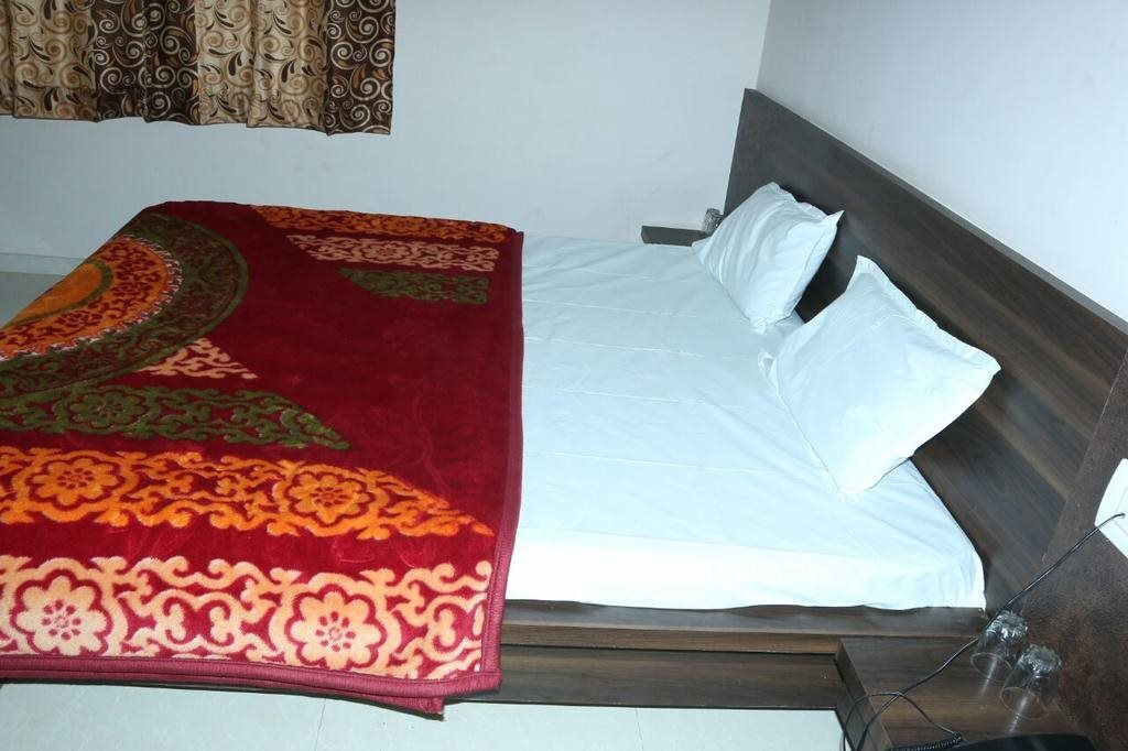 Hotel Shree Nath - carbon neutral hotel in Dwarka