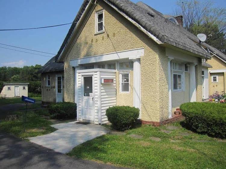 Pinecrest Motel - last minute hotel in Utica