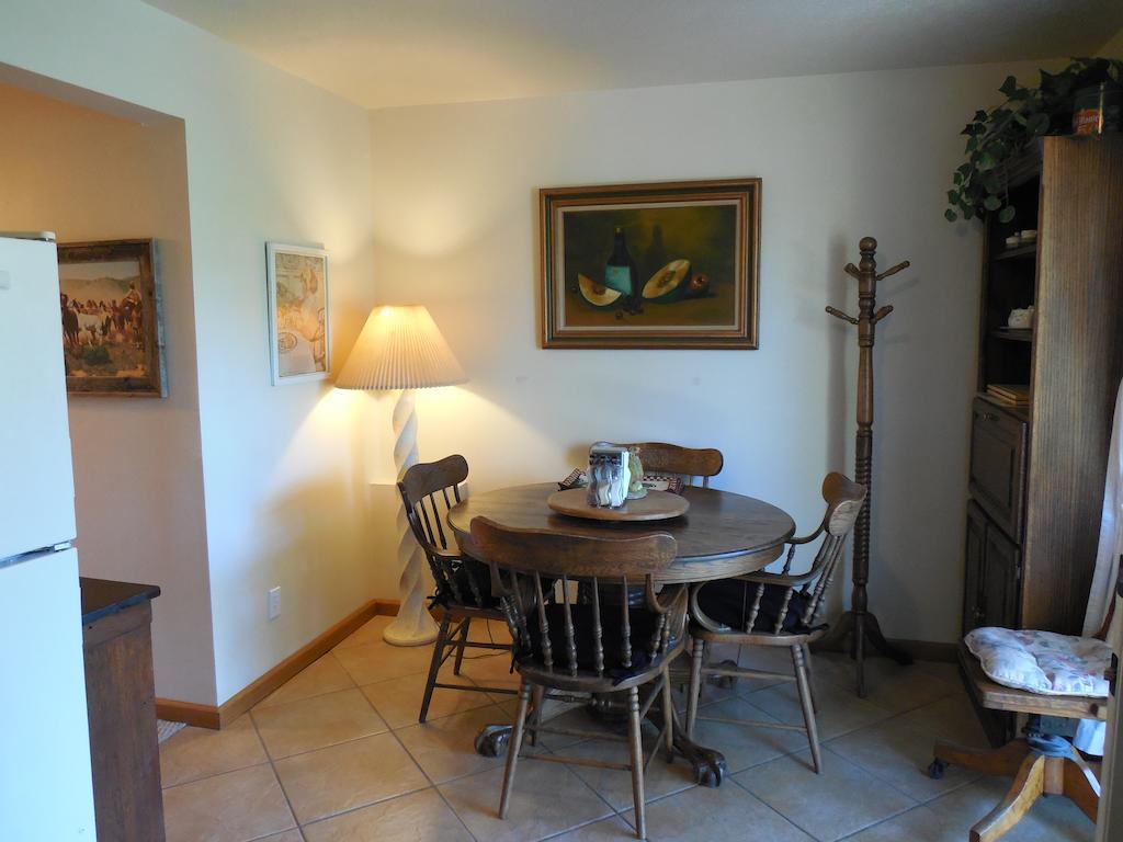 Julian Country Inn - photo 17