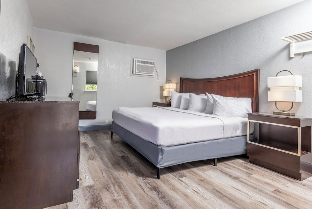 Butler Inn - photo 4