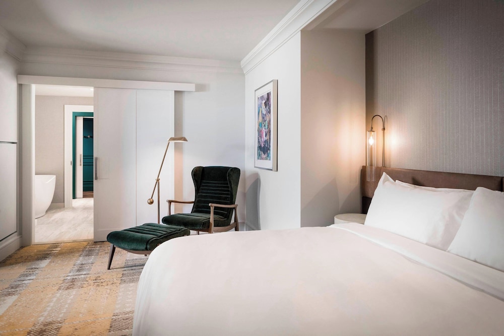 The Elizabeth Hotel Autograph Collection - photo 3