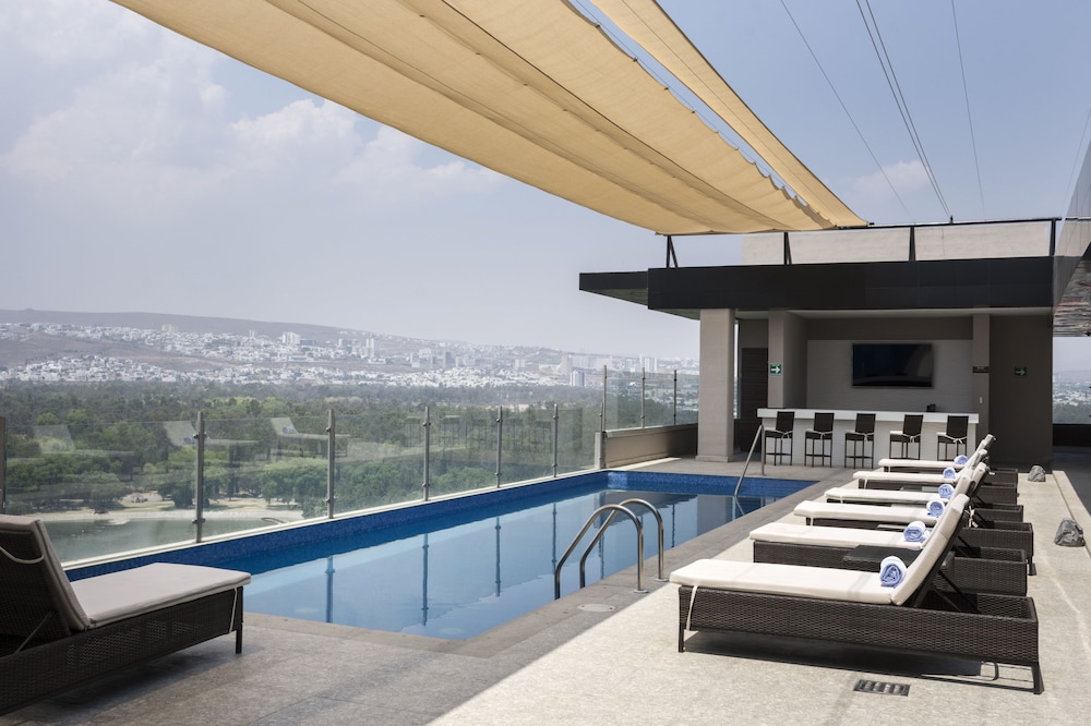 Infinity pool