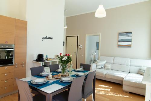Zara D'Amare a Pesaro 10 metri dalla spiaggia by Yohome — 4-Star Luxury Hotel in Pesaro, Italy