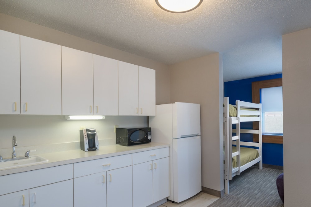 Holiday Inn Express Howe by IHG - photo 13