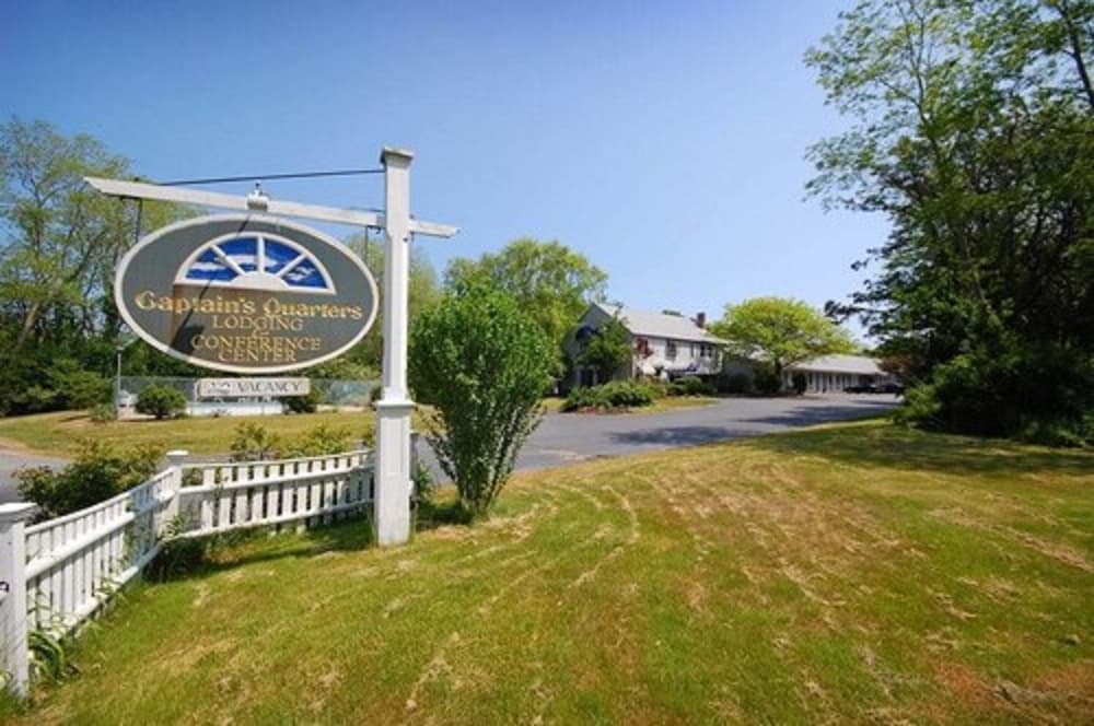 Captains Quarters Motel & Conference Center - photo 39