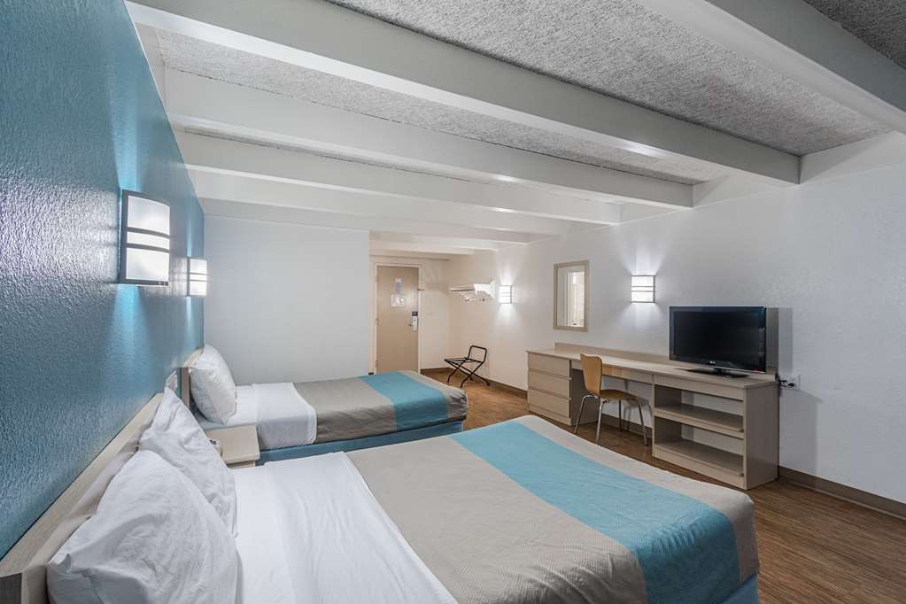 Motel 6 Kokomo IN - photo 4