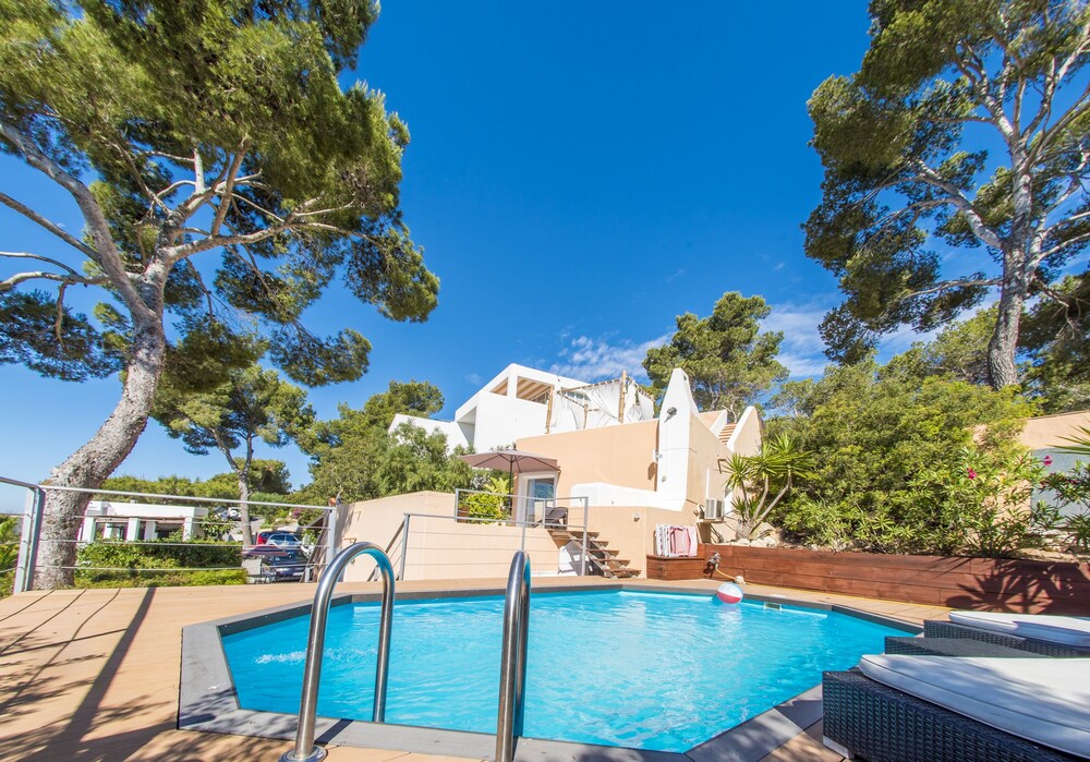 Villa Panorama — 4-Star Luxury Hotel in Santa Eularia Des Riu, Spain