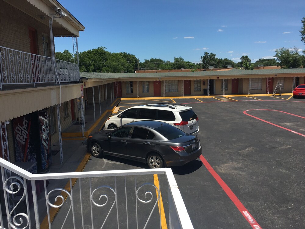 Welcome Motel - photo 16