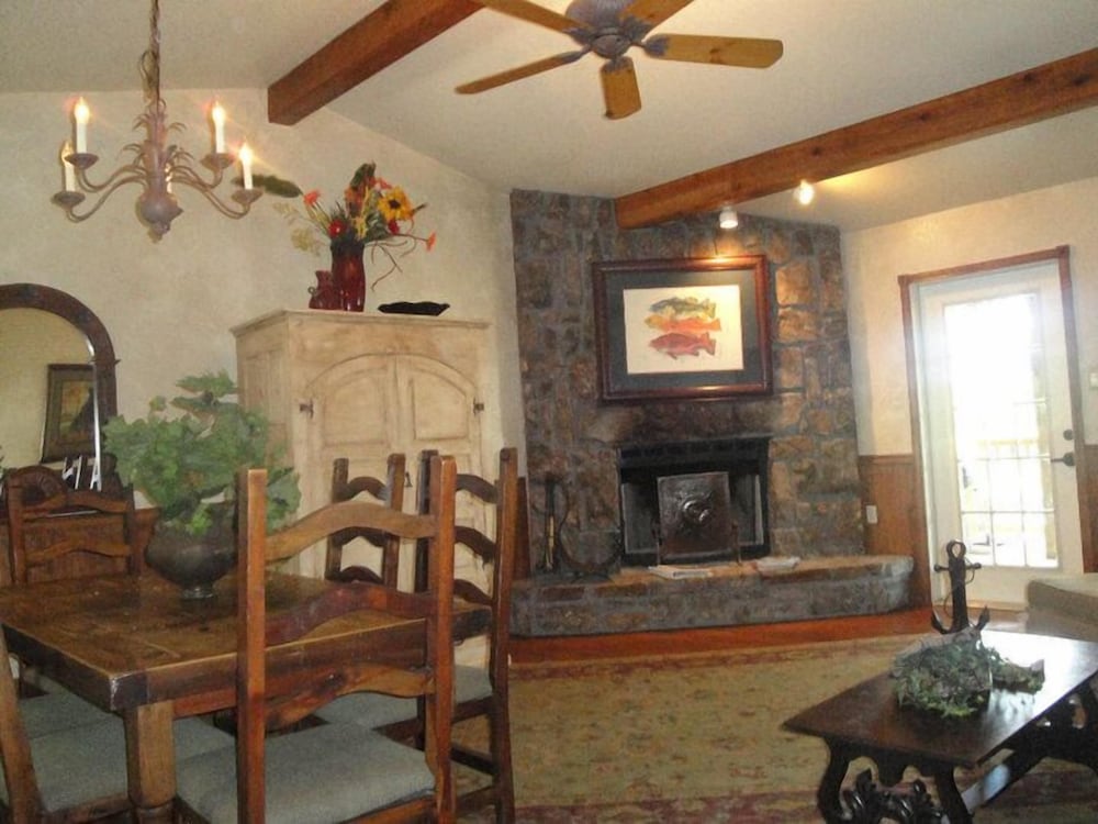 Mountain Harbor Resort and Spa - photo 45