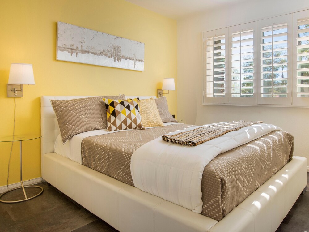 Azure Oasis — 4-Star Luxury Hotel in Palm Springs, United States