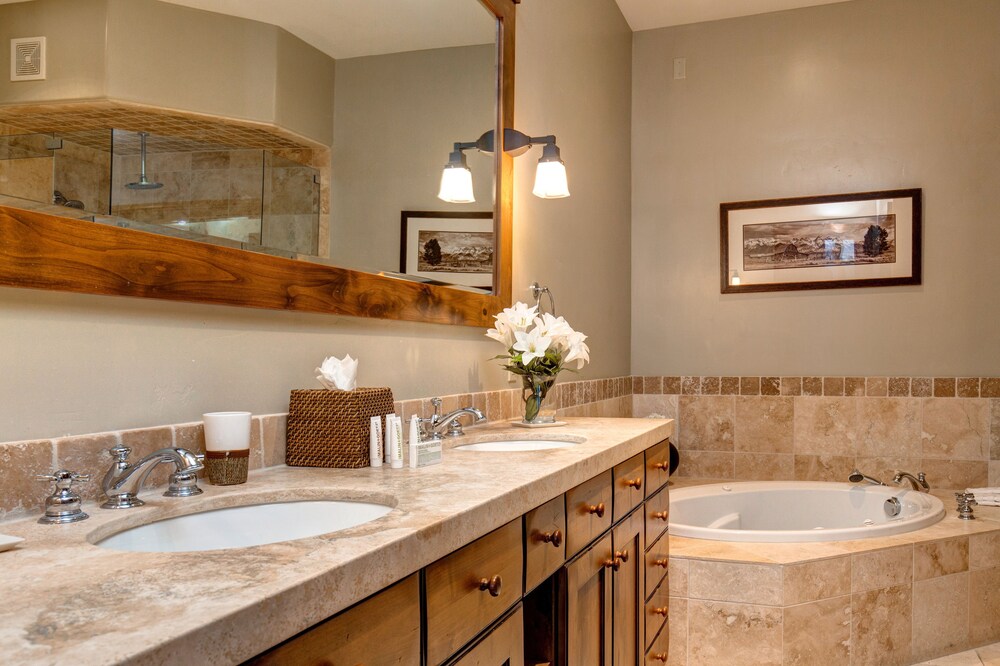 Abode at Silver Star - photo 3
