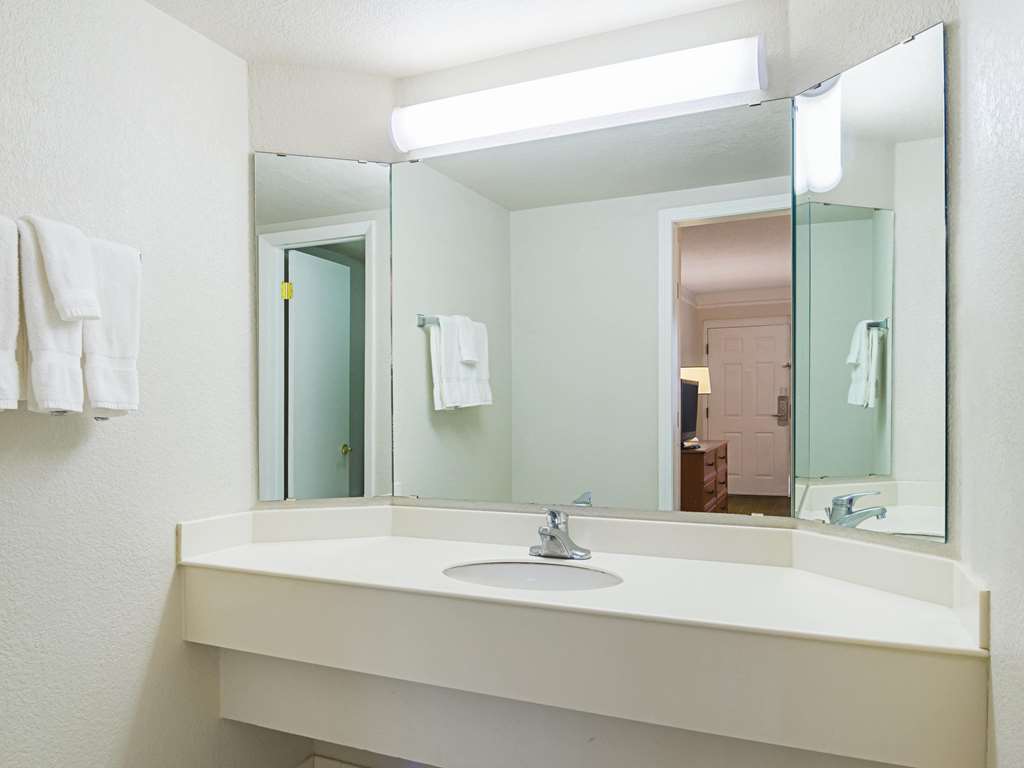 La Quinta Inn by Wyndham Denver Northglenn - photo 9