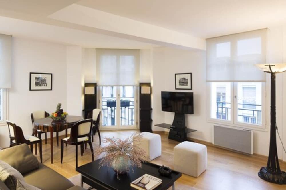 Montmartre Residence — 4-Star Luxury Hotel in Paris, France