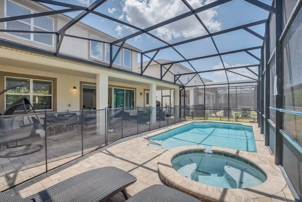 Luxurious Villa With Modern Decor and Huge Pool in Upscale Resort #6s820 - photo 52