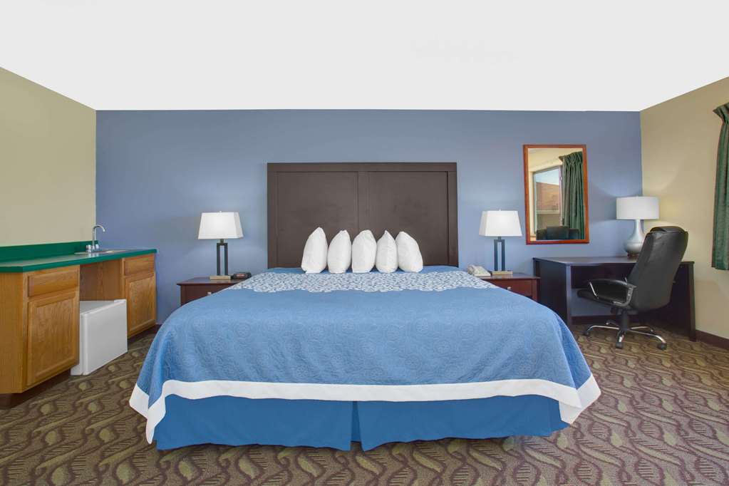 Days Inn by Wyndham North Platte - photo 9