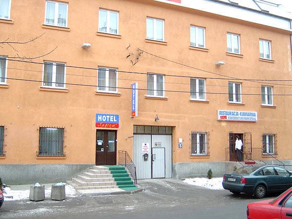 Tadros — hotel in Pruszkow