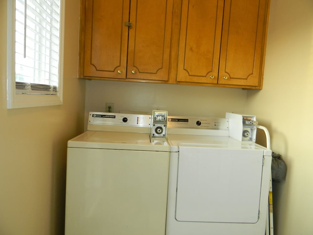 Fairfax Motel - photo 16