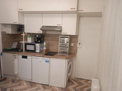 Tres Joli Petit Studio Aux Portes Paris — hotel in Ivry-Sur-Seine