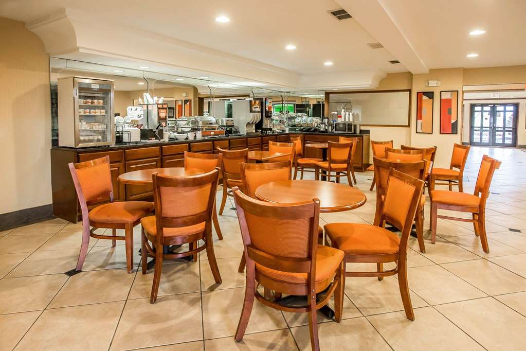 Econo Lodge Inn & Suites Monroe - photo 25