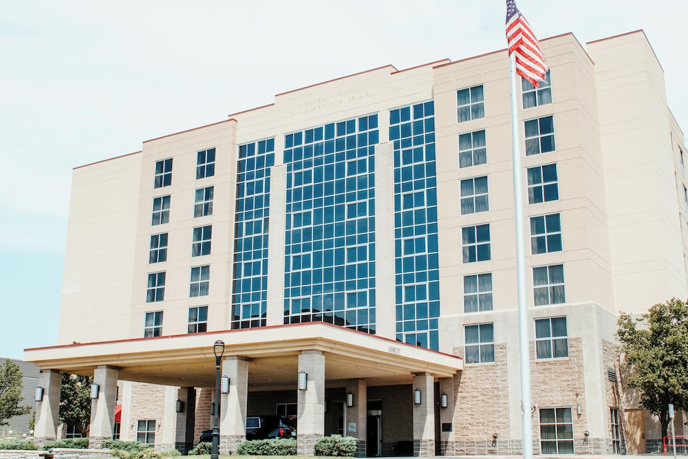 Hotel Topeka at City Center - featured photo
