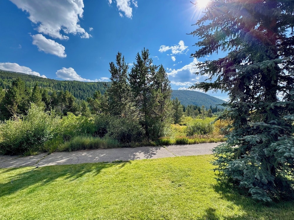 Cinnamon Ridge Hotel - photo 89