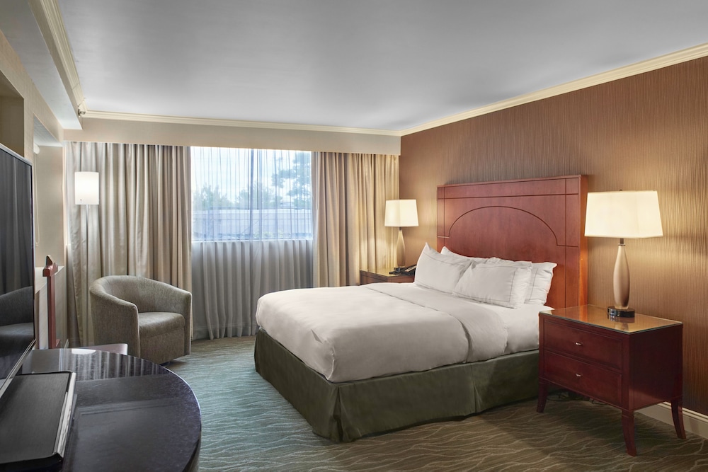 DoubleTree by Hilton Akron Fairlawn - photo 17