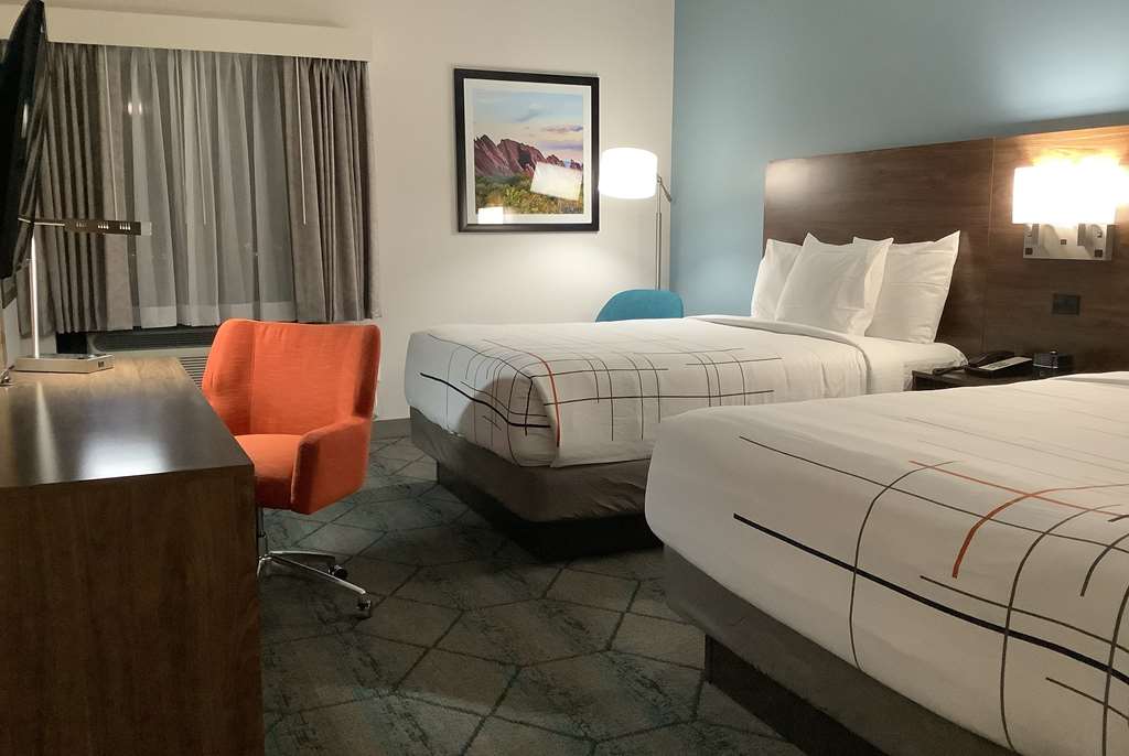 La Quinta Inn & Suites by Wyndham Littleton Red Rocks - photo 19