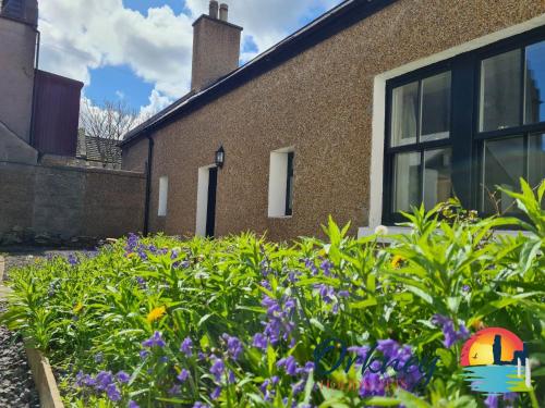 89 Victoria Street Kirkwall Orkney OR00066F — hotel near Kirkwall Airport