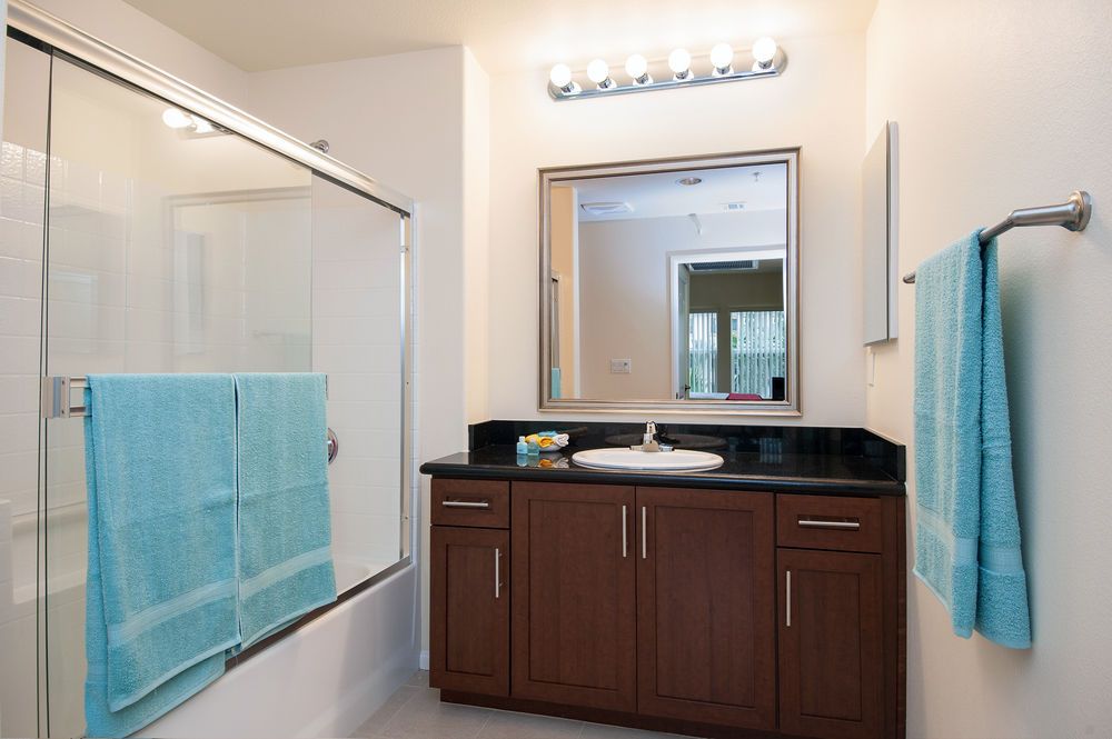 Sunshine Suites at 909 West Temple Street - photo 19