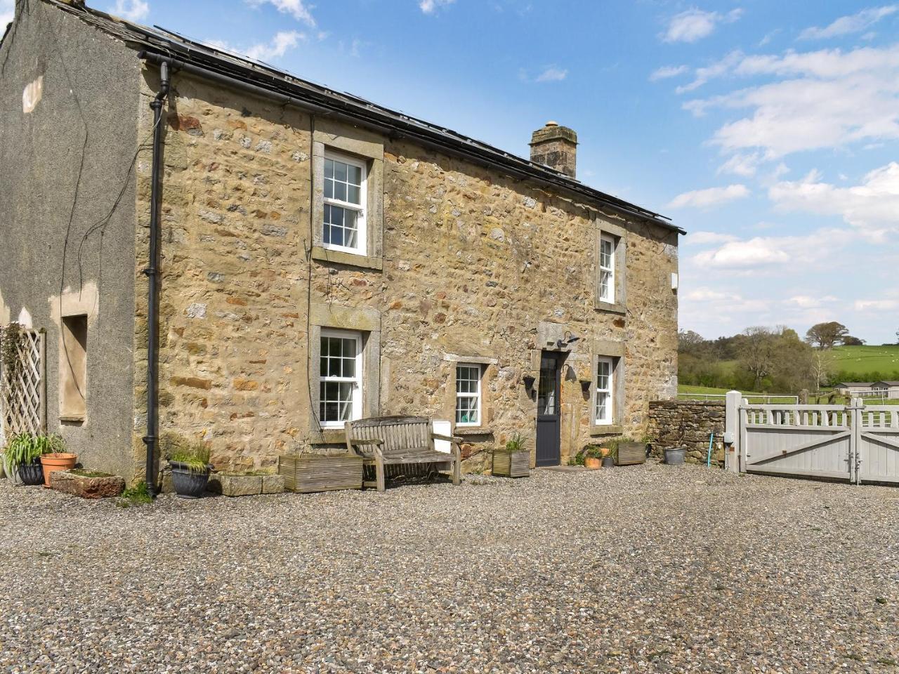 Box Tree Farmhouse Uk47034 — 4-Star Luxury Hotel in Kirkby Lonsdale, United Kingdom