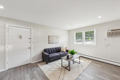 Pine Brook 1019 I Modern 15Br Apartment Pool — 4-Star Luxury Hotel in Newark, United States