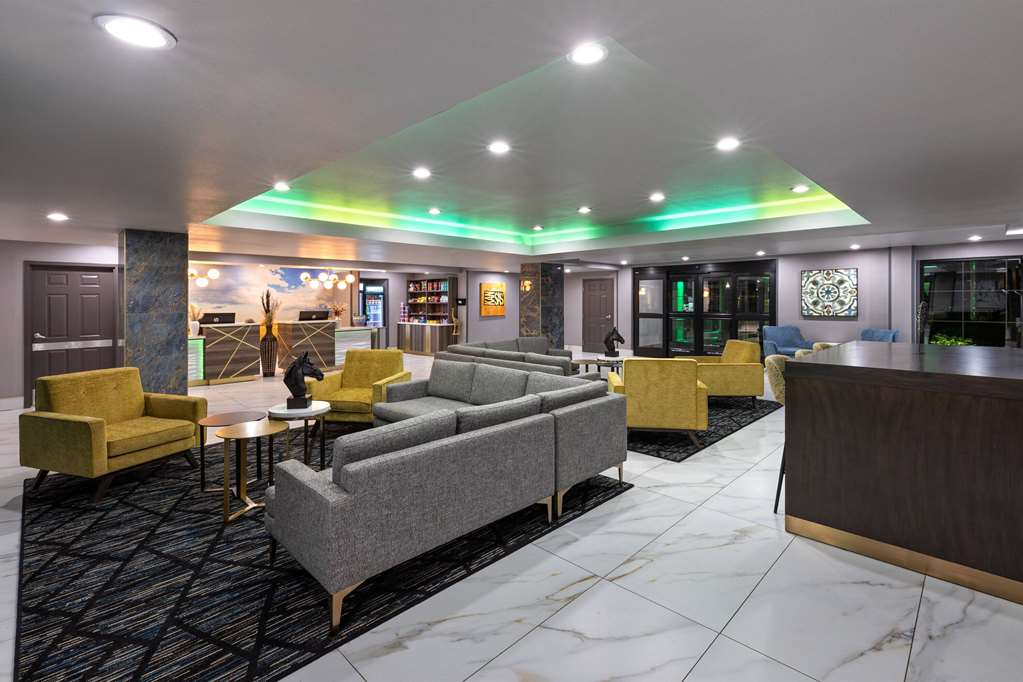 La Quinta Inn & Suites by Wyndham Olathe - photo 36