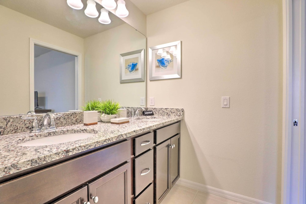 New Upscale 8BR Kissimmee Retreat with Private Pool Spa & Resort Amenities 7 Mi to Disney - photo 36